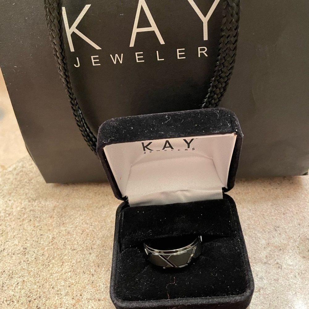 Kay jeweler make wedding band